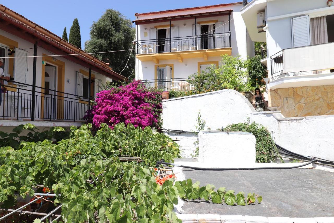 Antigone Apartments Kassiopi Exterior foto