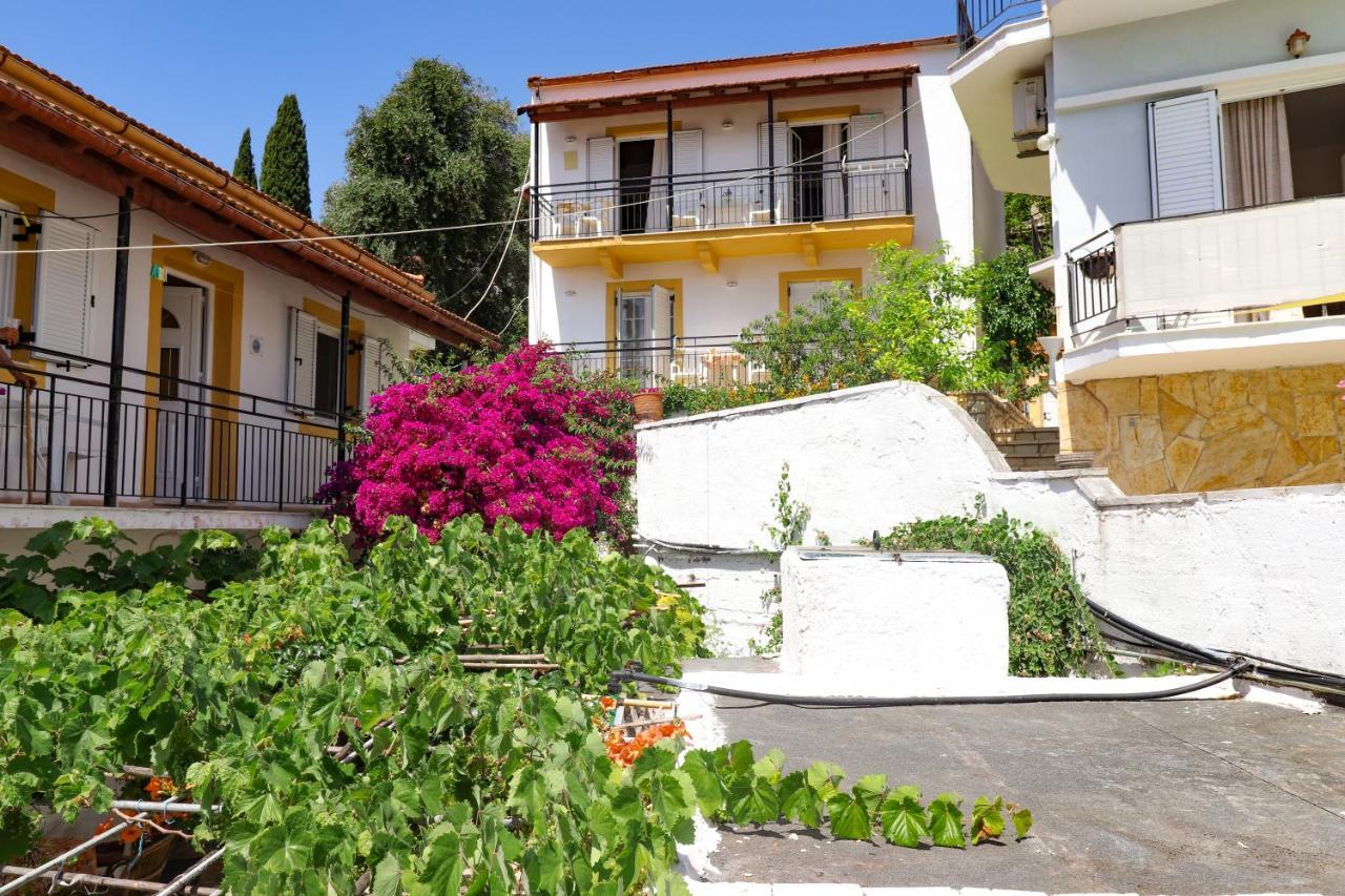 Antigone Apartments Kassiopi Exterior foto