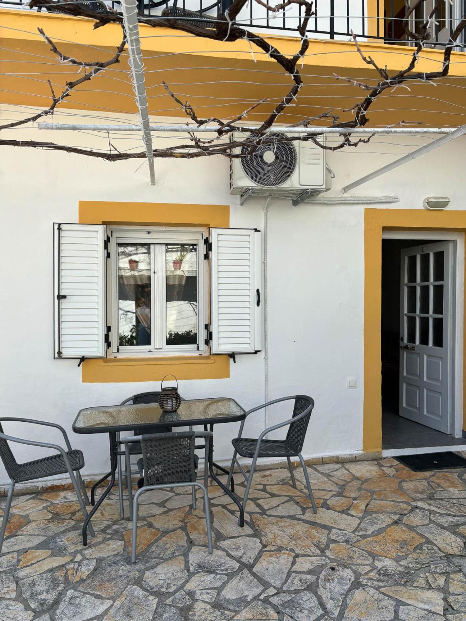 Antigone Apartments Kassiopi Exterior foto